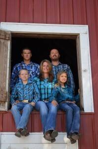 John and Niikia Lacina with their children: Alan, 17; Kaylee, 13; and Adam, 11.